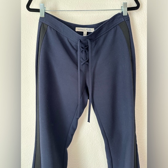 Banana Republic x Olivia Palermo Navy Lace-up Flare Pants Size 2 - Picture 3 of 7